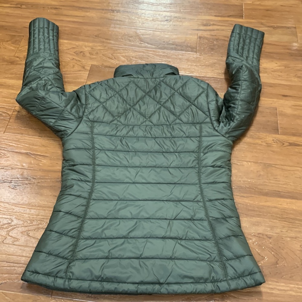 Patagonia Lightweight Puffer Jacket - Picture 13 of 15